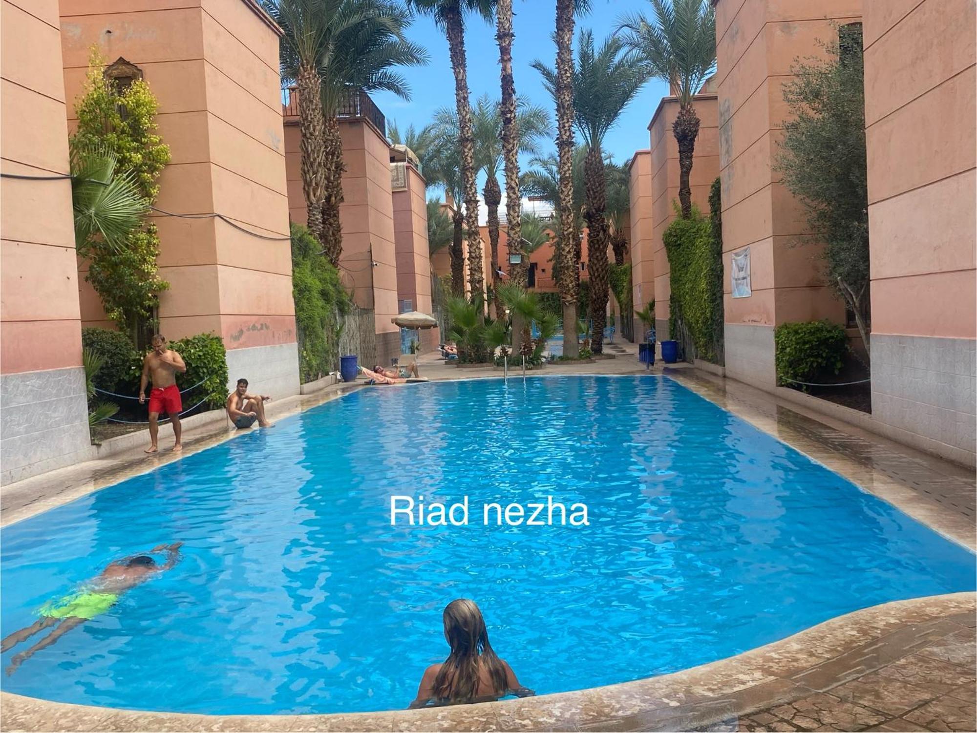 Riad Nezha Avec Jacuzzi Et 3 Piscines Au Coeur De Marrakesh Exterior photo